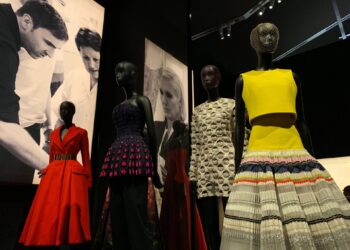 What Is The Difference Between Fashion Design And Clothing?