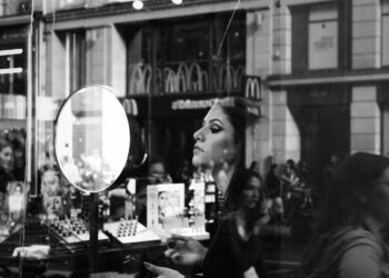 The Incredibly Easy Way To Get Glamorous On A Budget