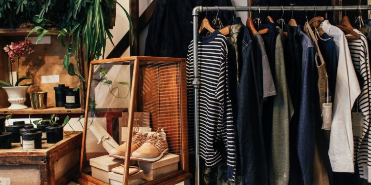 What To Wear: Adding an Accent Color To Your Wardrobe