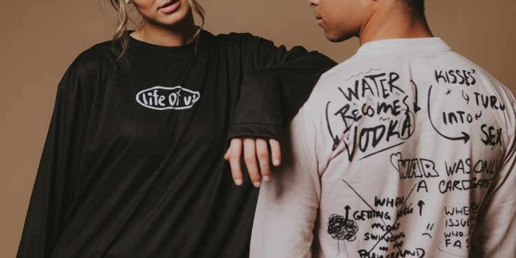 Discover The Latest Designer Fashion From Farfeth – Women’s, Men’s and Kid’s Clothing.