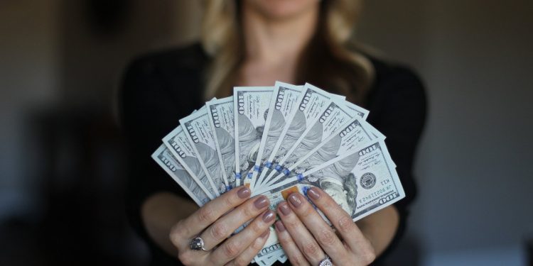 Stay Connected Globally: How Official Western Union Makes Sending Money Abroad Hassle-free