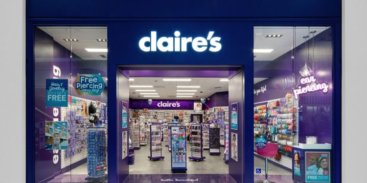 Unleash Your Inner Fashionista: Explore Unique Accessories for Women at Official Claire’s