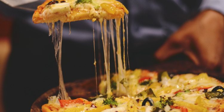 Get Creative in the Kitchen: How to Customize Your Pizza with Pizza Hut