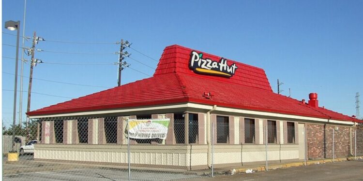 From Pan Pizza to Stuffed Crust: The Evolution of Pizza Hut’s Iconic Offerings