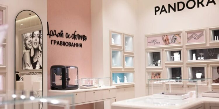 E-Pandora: Redefining Pandora’s Digital Shopping Experience