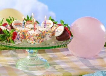 Edible Arrangements: Redefining Gifting with Fresh Fruit Creations