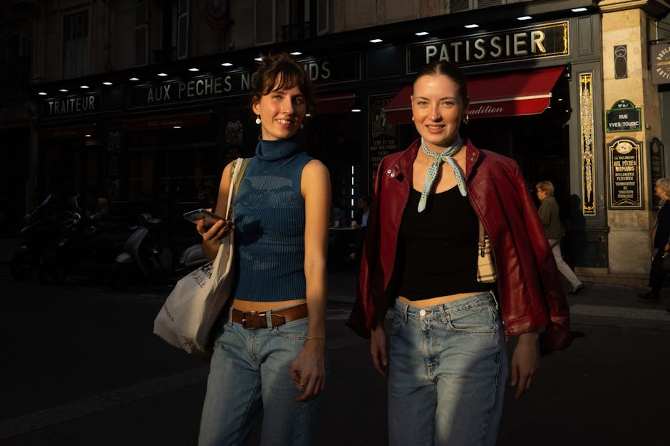 minimalist accessories street style france