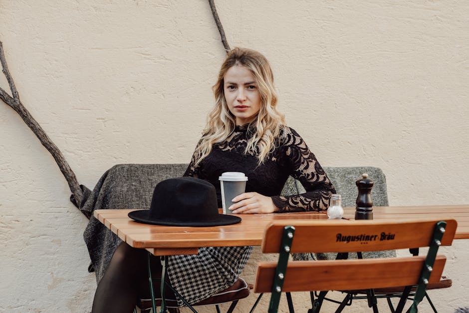 woman autumn outfit Krakow cafe